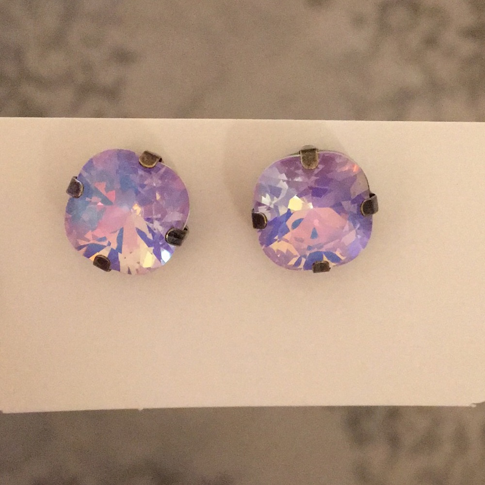 Lilac Purple Opal Aurora Borealis Cushion Cut Antique Brass Crystal Earrings - Picture 5 of 12